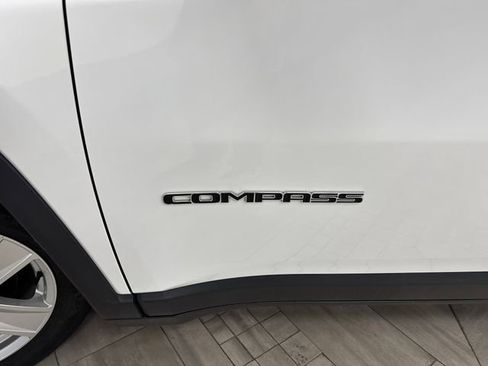 Used 2022 Jeep Compass Latitude image 31