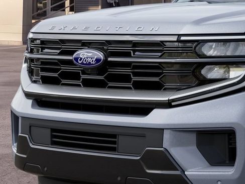 New 2027 Ford Expedition Platinum w/ Driver's Package AWD/4WD image 17