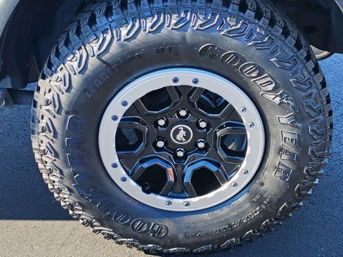 Used 2024 Ford Bronco Badlands image 5