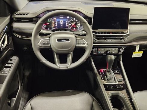 New 2026 Jeep Compass Latitude image 6