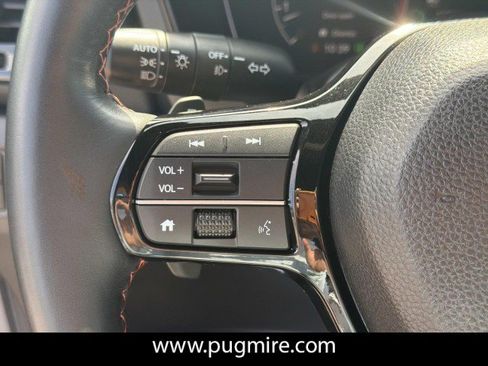 Used 2025 Honda Pilot TrailSport image 25