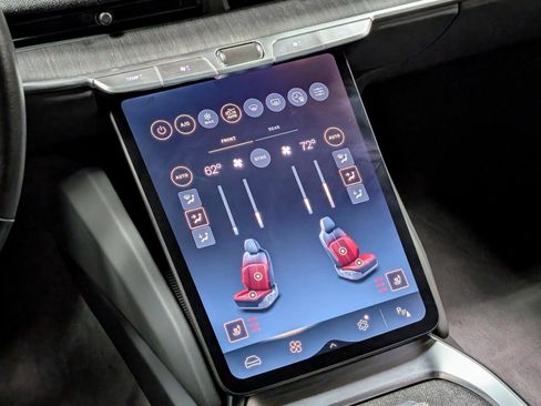 Used 2025 Lucid Air Pure image 30