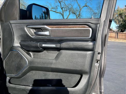 Used 2019 RAM 1500 Laramie image 26