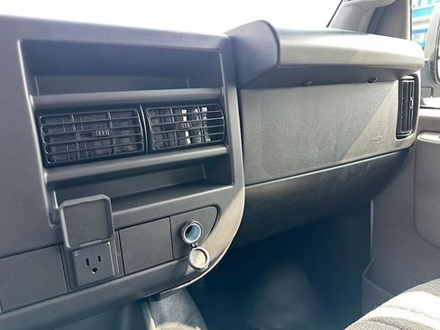 New 2025 GMC Savana 2500 w/ Enhanced Convenience Package image 19