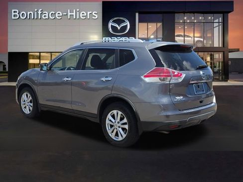 Used 2016 Nissan Rogue SV w/ SV Premium Package FWD image 3