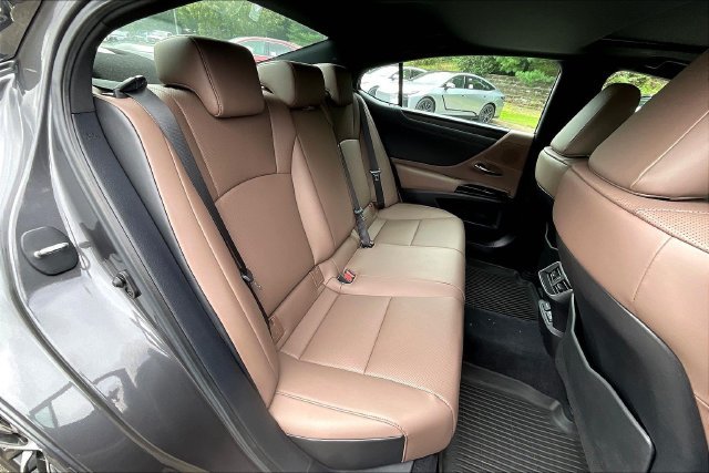 Certified 2024 Lexus ES 350 w/ Premium Package FWD image 24