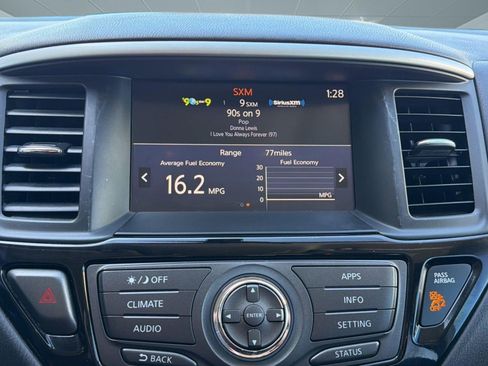 Used 2020 Nissan Pathfinder S image 22