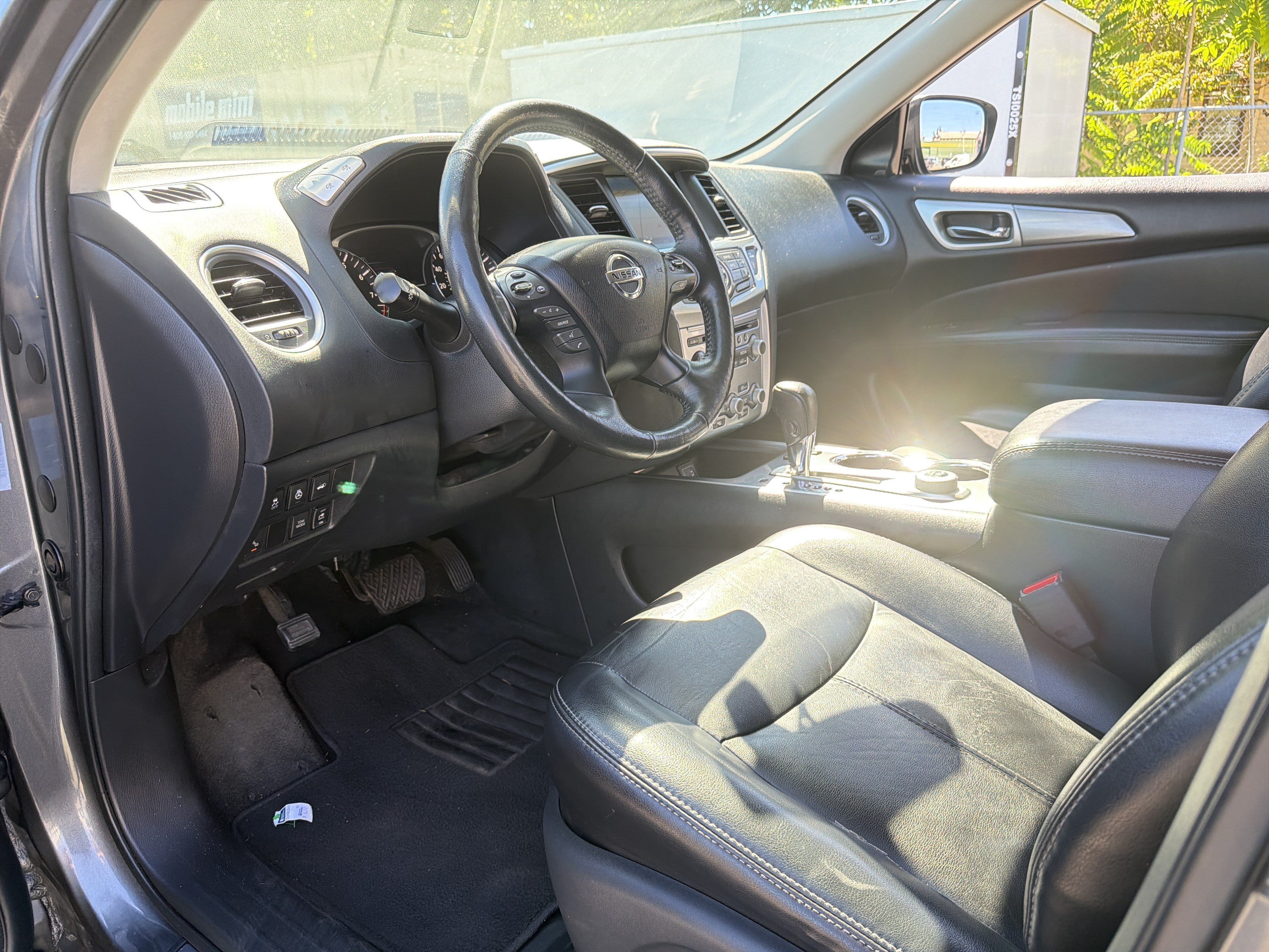 Used 2019 Nissan Pathfinder SL AWD/4WD image 11