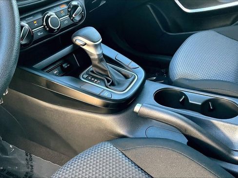 Used 2025 Kia Soul LX w/ LX Technology Package FWD image 18