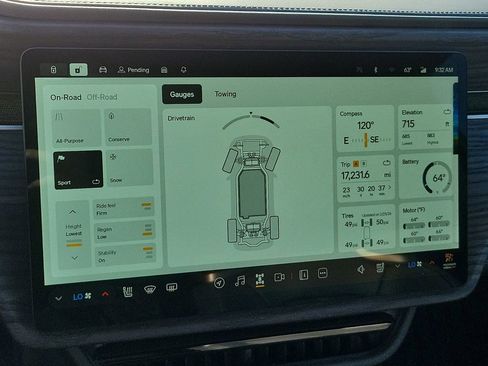 Used 2023 Rivian R1S Adventure image 34