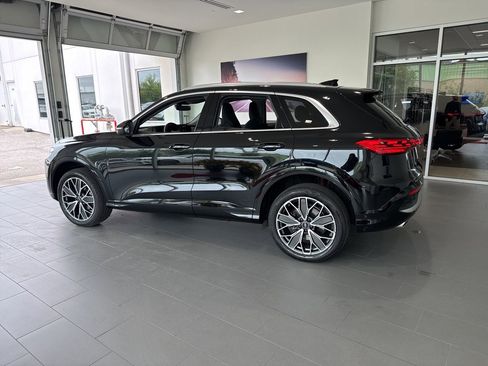 Used 2025 Audi Q5 Premium Plus w/ Premium Plus AWD/4WD image 5
