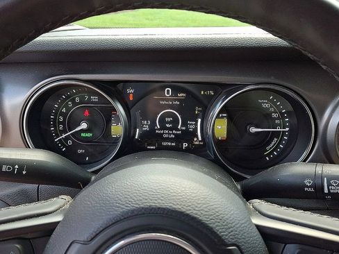 Used 2023 Jeep Wrangler Unlimited w/ Cold Weather Group AWD/4WD image 21