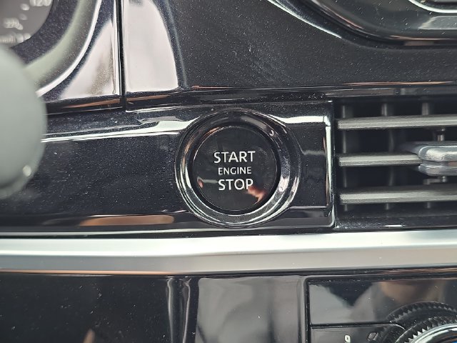 Certified 2025 Nissan Pathfinder SV FWD image 28
