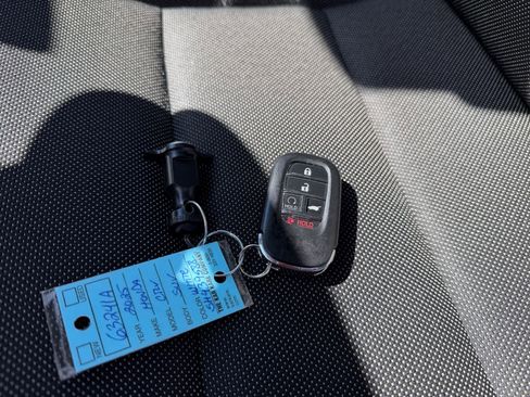 Used 2025 Honda CR-V EX image 10