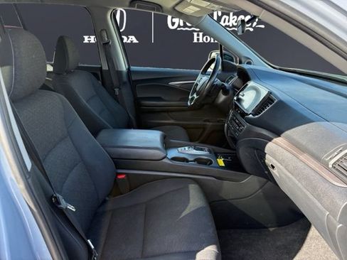 Used 2025 Honda Ridgeline Sport image 17