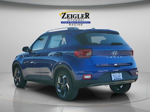 New 2026 Hyundai Venue SEL FWD image 6