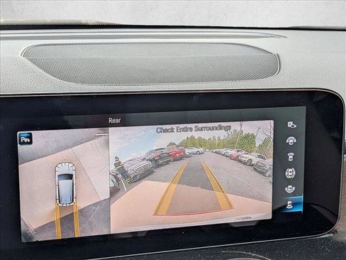 Used 2022 Mercedes-Benz GLB 250 4MATIC image 11