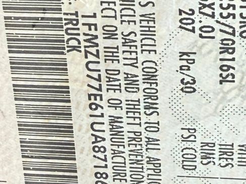 Used 2001 Ford Explorer Sport Trac 4x4 image 32