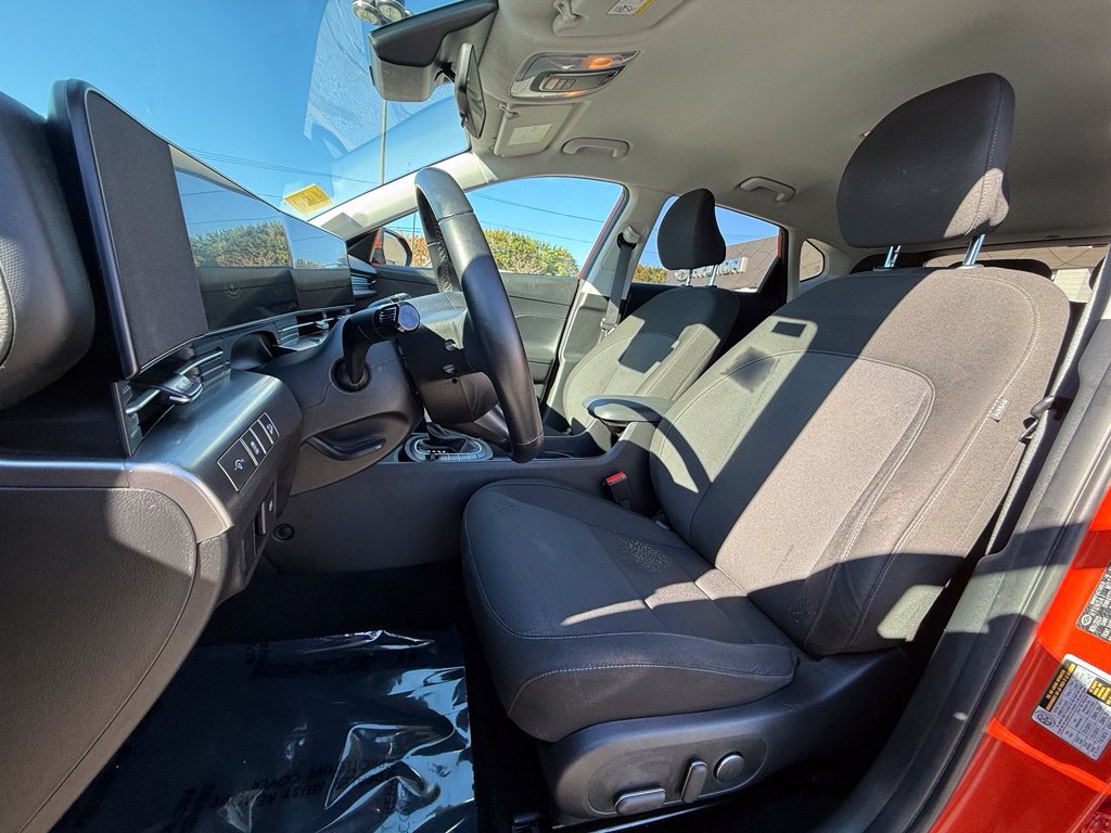 Certified 2024 Hyundai Kona SEL AWD/4WD image 23