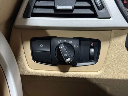 Used 2016 BMW 320i Sedan image 32