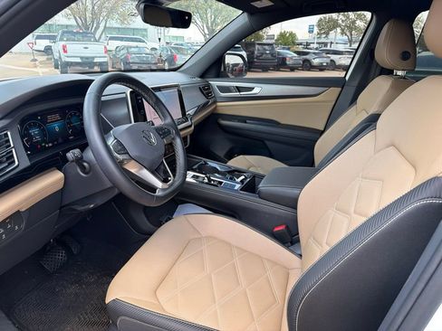 Used 2025 Volkswagen Atlas Cross Sport SE w/ Panoramic Sunroof Package AWD/4WD image 7
