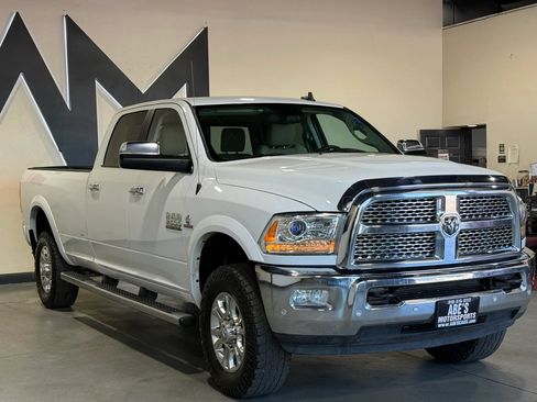 Used 2017 RAM 2500 Laramie AWD/4WD image 2