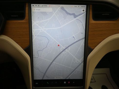 Used 2018 Tesla Model X 100D image 11