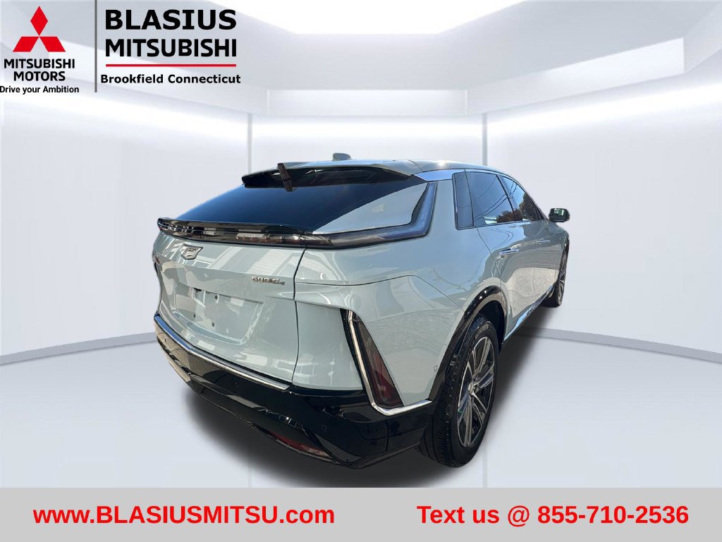 Used 2024 Cadillac Lyriq Luxury AWD/4WD image 9