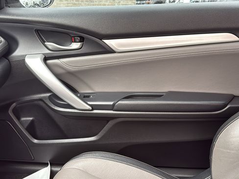 Used 2017 Honda Civic EX-L image 17
