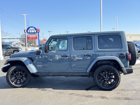 Used 2024 Jeep Wrangler Sahara image 16