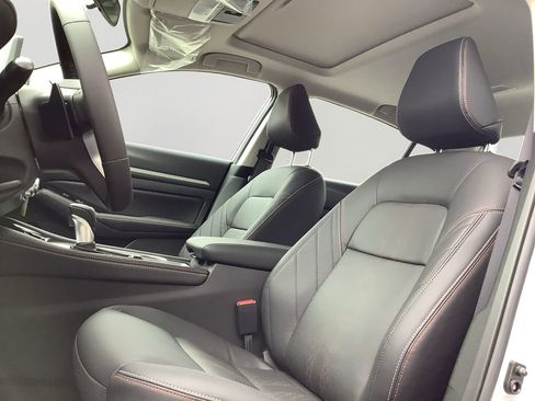 New 2025 Nissan Altima 2.5 SR w/ SR Premium Package image 24