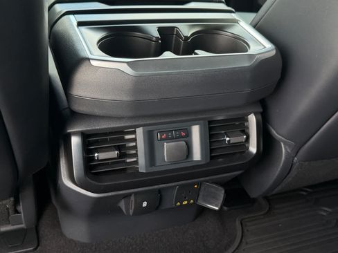 Used 2025 Ford F150 Raptor AWD/4WD image 17