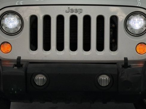 Used 2017 Jeep Wrangler Sport w/ Quick Order Package 24S AWD/4WD image 19