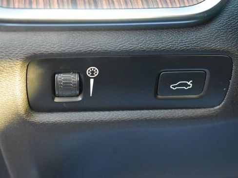 Used 2022 Volvo S60 B5 Momentum w/ Premium Package image 22