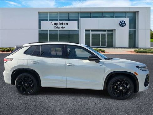 New 2026 Volkswagen Tiguan SE R-Line FWD image 3