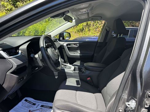 Certified 2025 Toyota RAV4 XLE AWD/4WD image 18