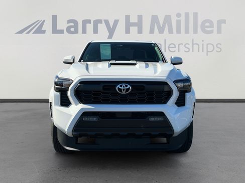 Certified 2025 Toyota Tacoma TRD Sport image 8