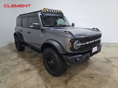 Used 2023 Ford Bronco Wildtrak image 3