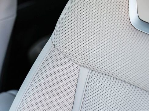 Certified 2023 Hyundai Tucson Limited w/ Cargo Package image 29