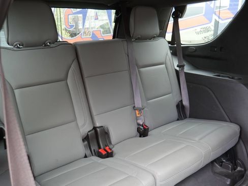 Used 2021 GMC Yukon SLT w/ SLT Premium Package AWD/4WD image 16