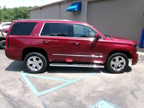 Used 2017 Chevrolet Tahoe LT w/ LT Signature Package image 4
