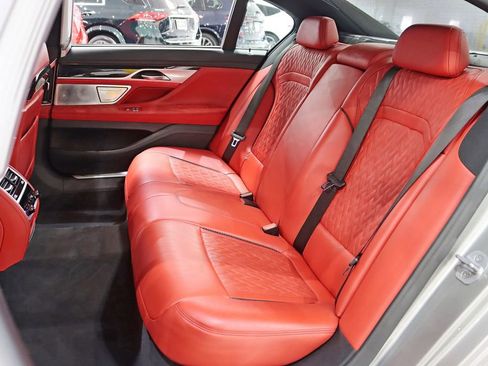 Used 2022 BMW 750i xDrive w/ Executive Package AWD/4WD image 30