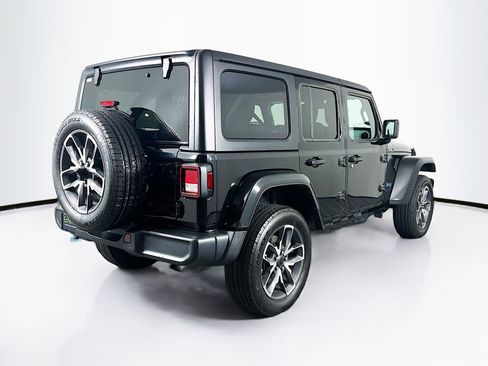 Used 2024 Jeep Wrangler Unlimited w/ Convenience Group AWD/4WD image 9