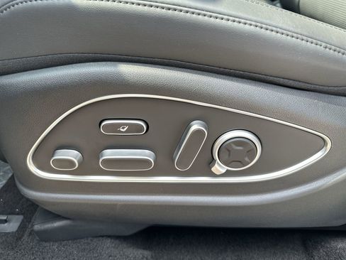 Used 2026 Hyundai Palisade Calligraphy image 15