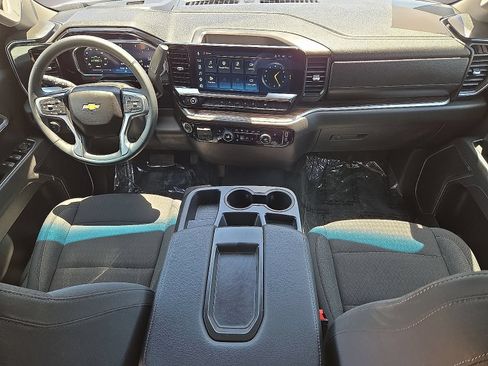 Used 2026 Chevrolet Silverado 1500 LT AWD/4WD image 16