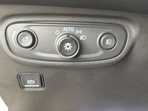 Used 2022 GMC Terrain SLT w/ Infotainment Package II image 23