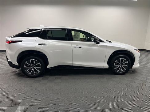 Certified 2023 Lexus RZ 450e Premium w/ Technology Package image 4