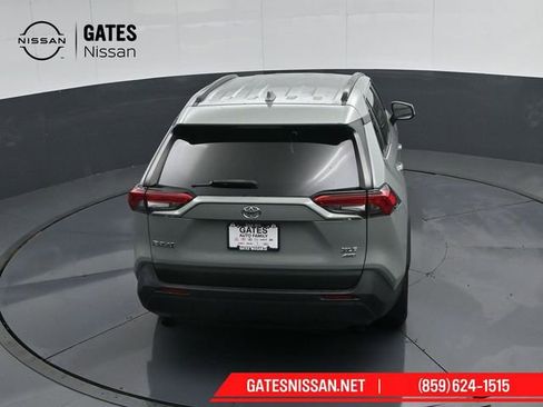 Used 2021 Toyota RAV4 XLE AWD/4WD image 41
