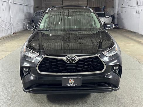 Used 2020 Toyota Highlander Limited AWD/4WD image 2