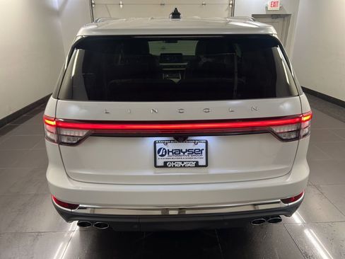 New 2026 Lincoln Aviator AWD image 5